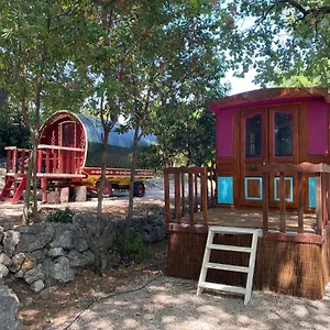  Lodge Les Roulottes De Bayama - Insolite Avec Jacuzzi France